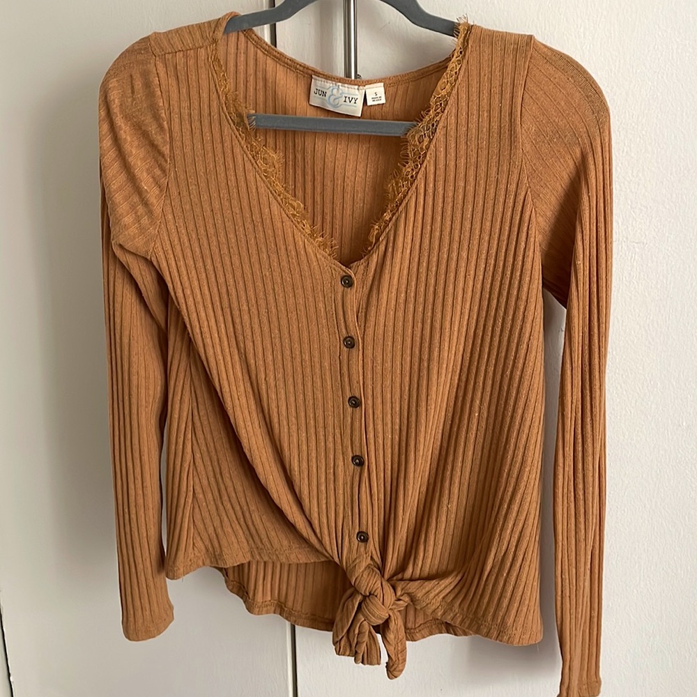 Jun & Ivy lace-trimmed knit tie tee